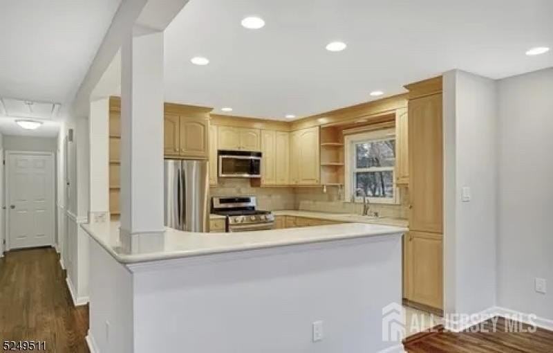 10 Cedar St - Photo 5 of 13