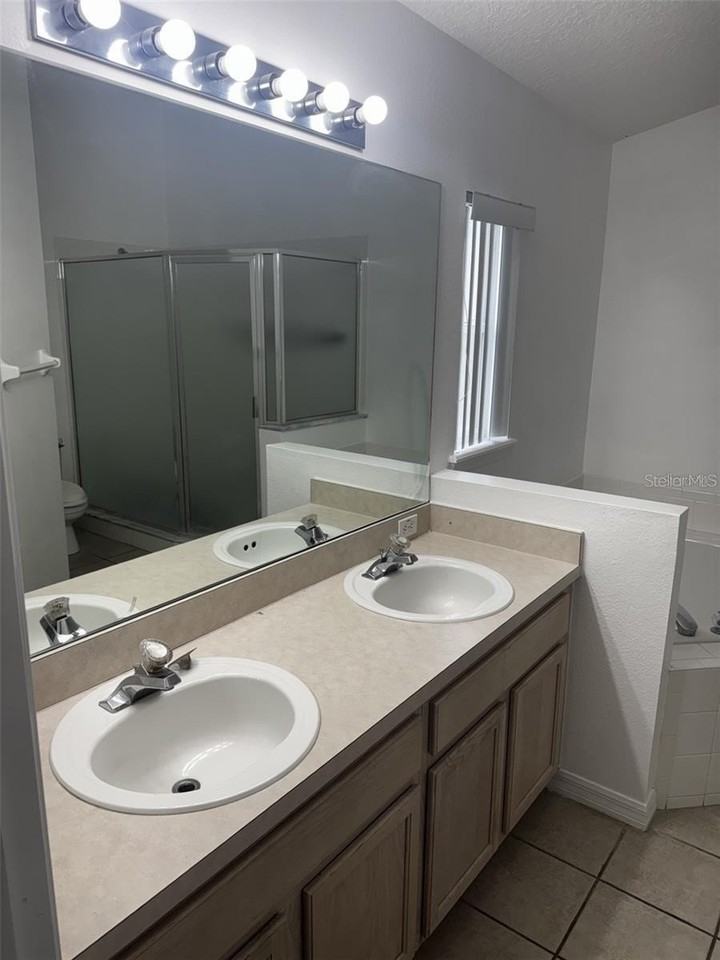 1144 Clear Creek Cir - Photo 7 of 12