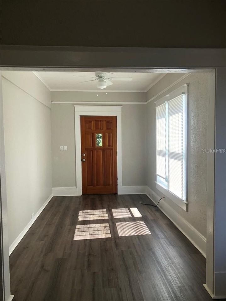 910 S Park Ave #A - Photo 2 of 10