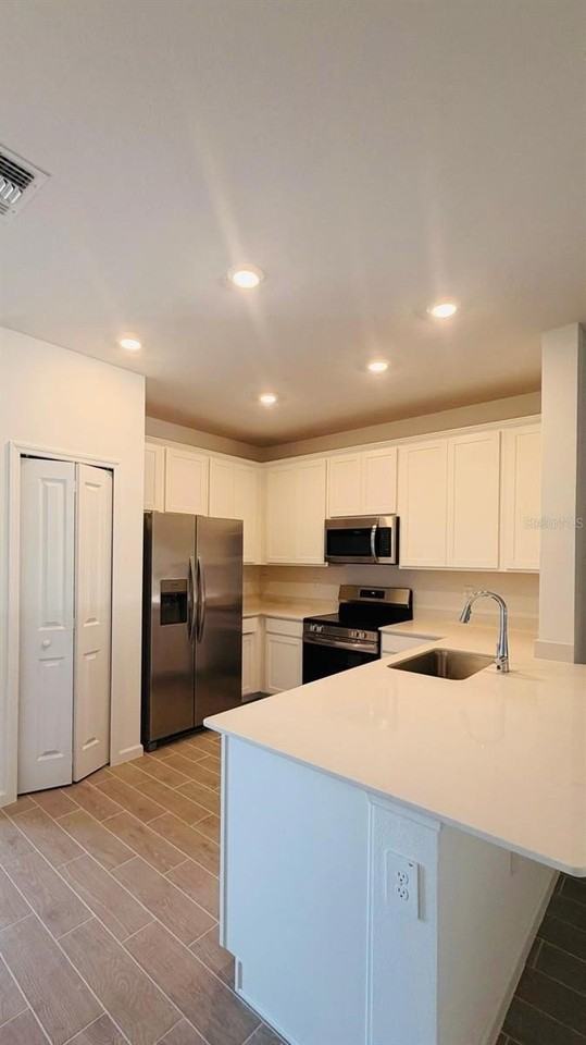 3649 Se 37th Ct - Photo 3 of 12