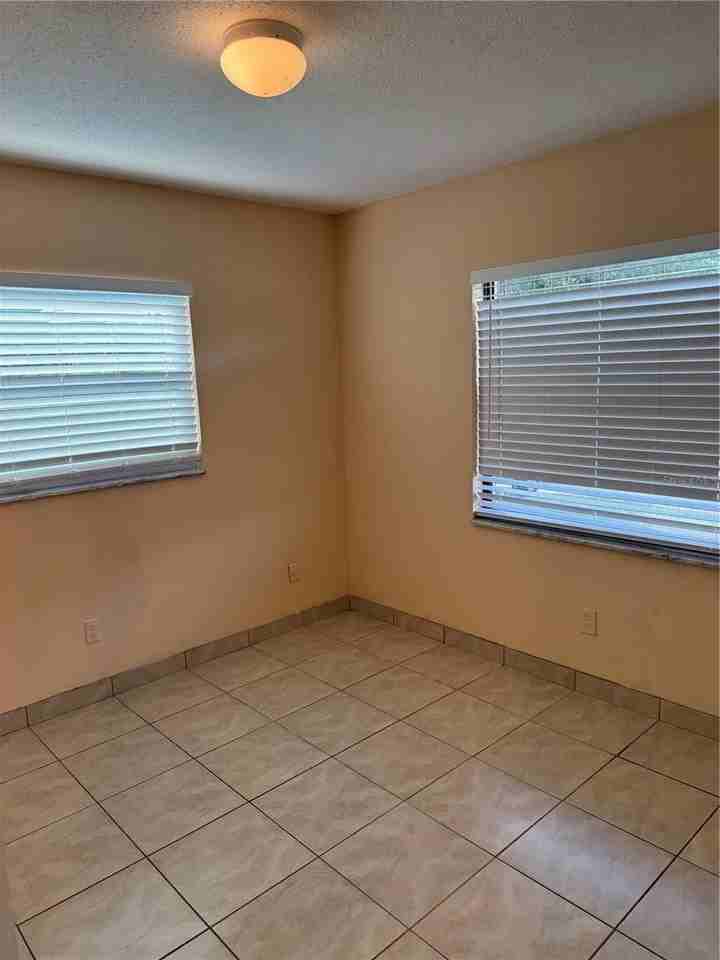 5816 Viking Rd - Photo 7 of 12