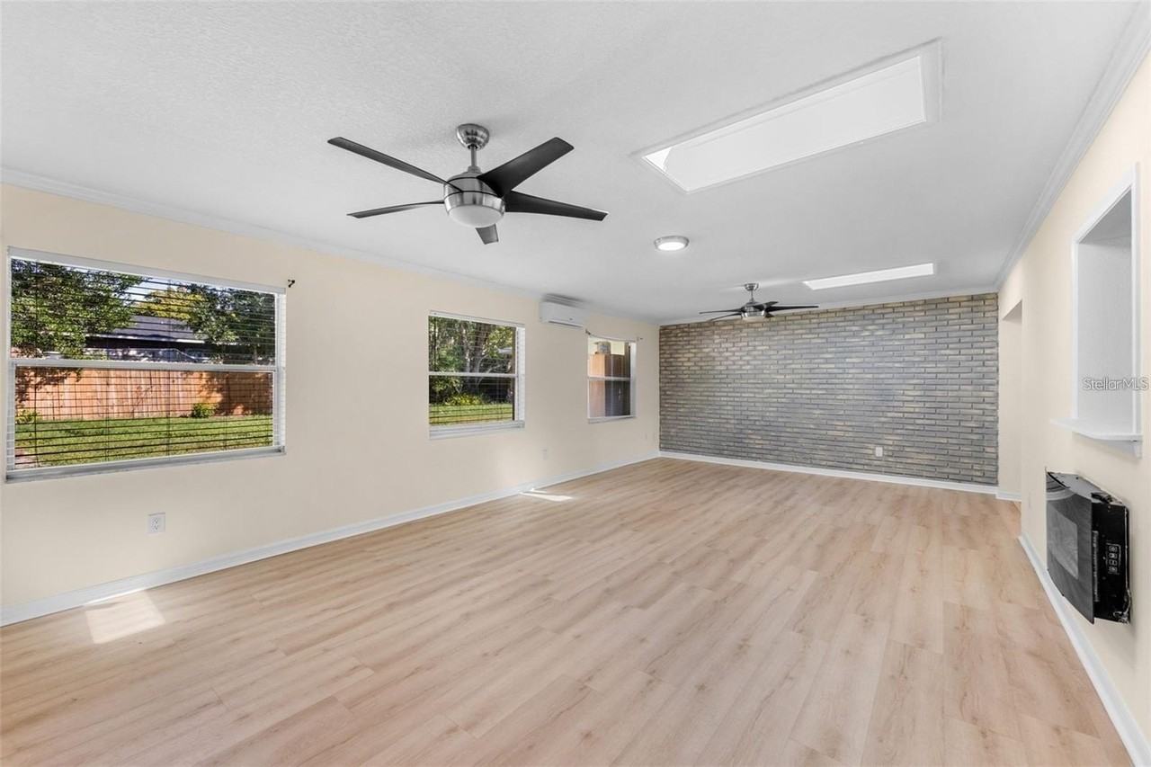 236 Eldorado Dr - Photo 4 of 17