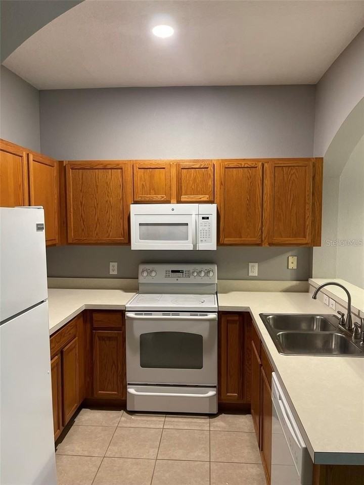 16265 Old Ash Loop - Photo 3 of 12