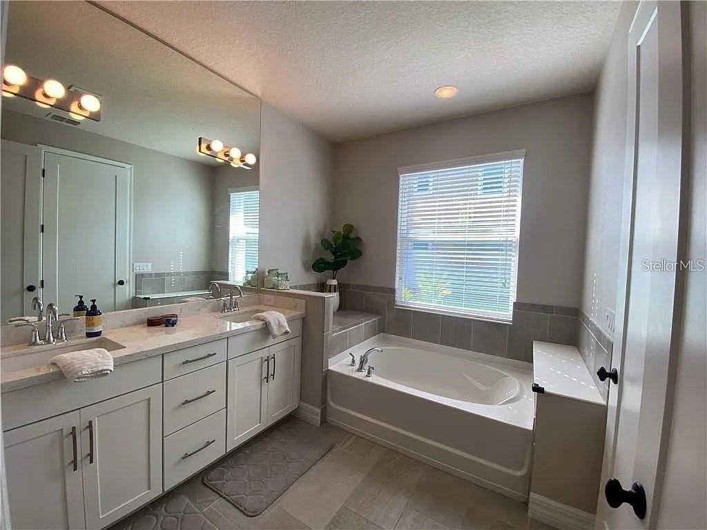 7902 Corkfield Ave - Photo 6 of 11