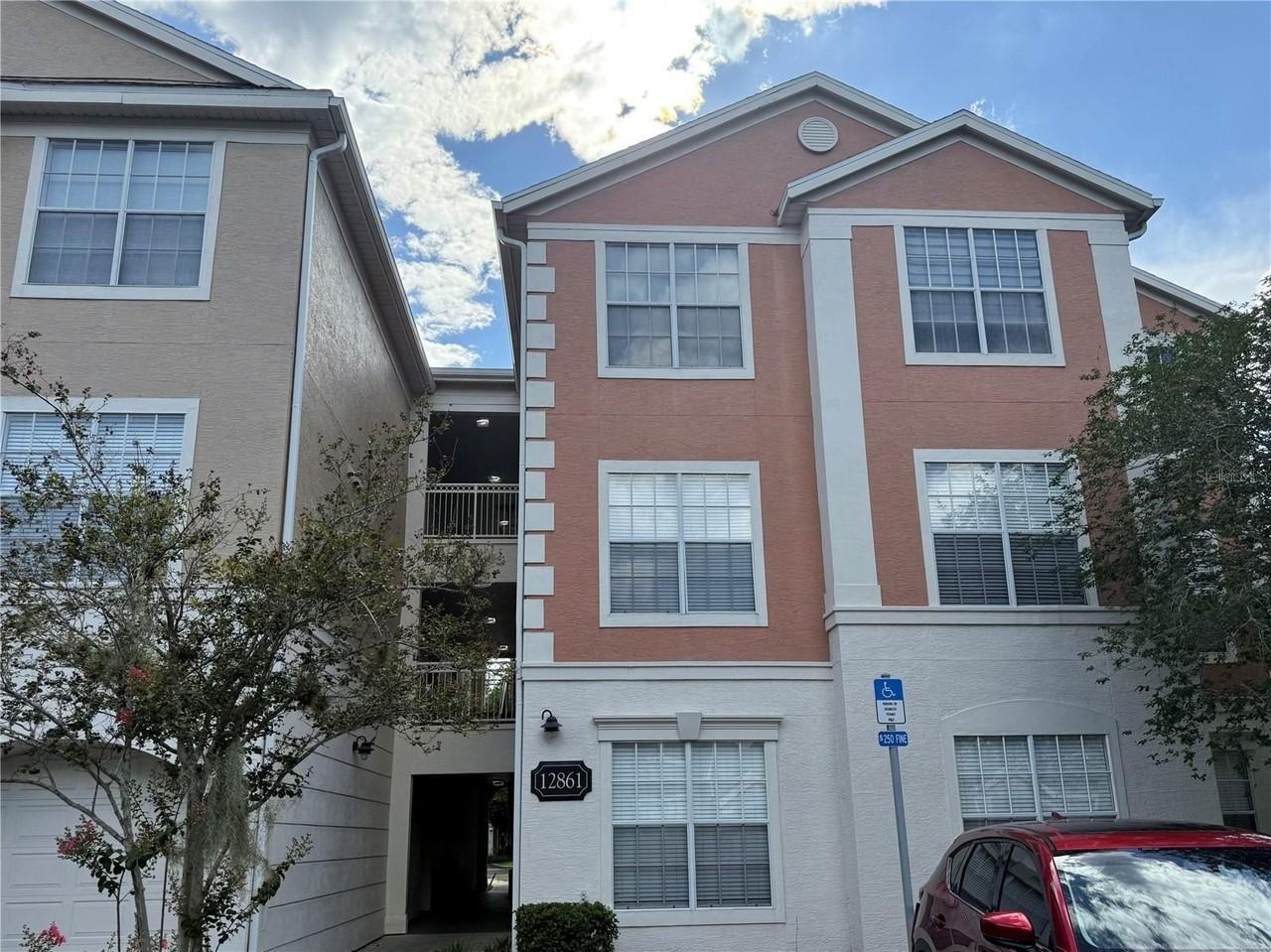 12861 Madison Pointe Cir #106