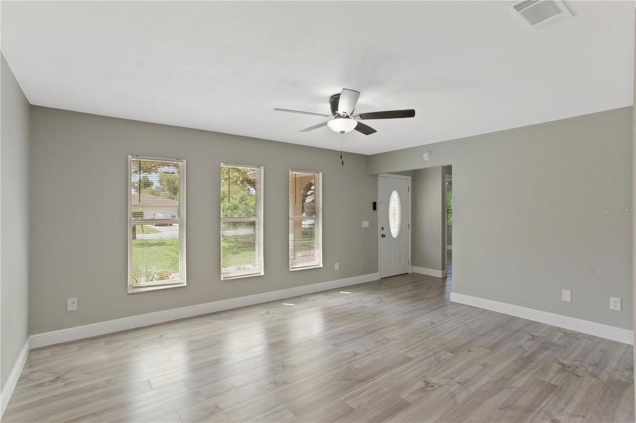 1022 Norwood Dr - Photo 4 of 20