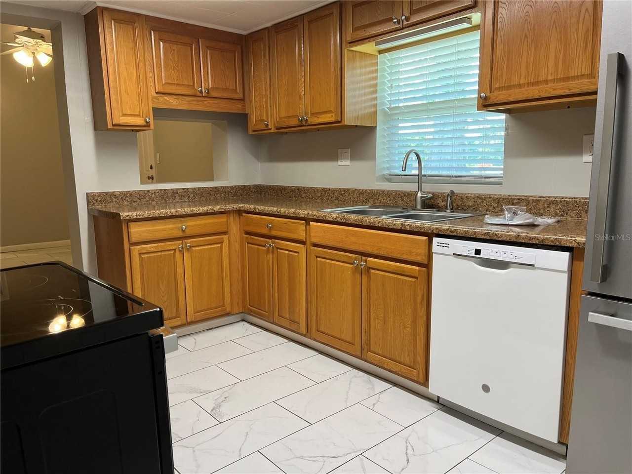 521 Ohio St - Photo 6 of 25