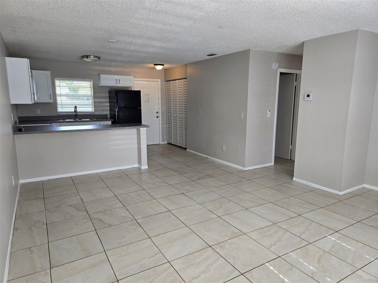 385 Lime St #2 - Photo 4 of 10