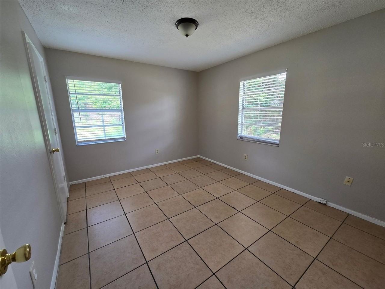 385 Lime St #2 - Photo 6 of 10