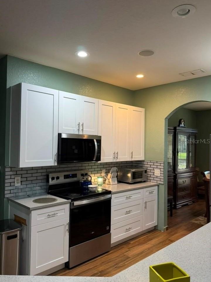 1504 Lake Thomas Loop - Photo 3 of 12