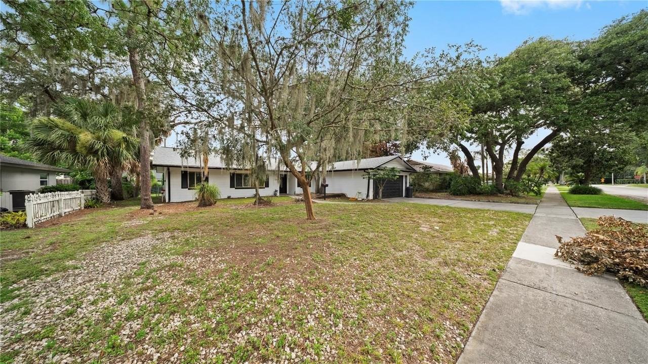 2662 Derbyshire Rd - Photo 2 of 21