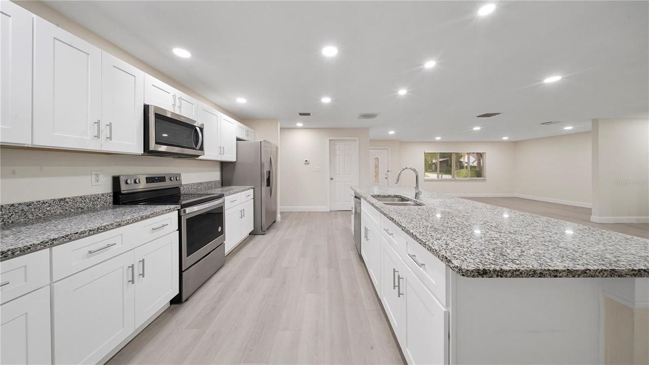 2662 Derbyshire Rd - Photo 7 of 21