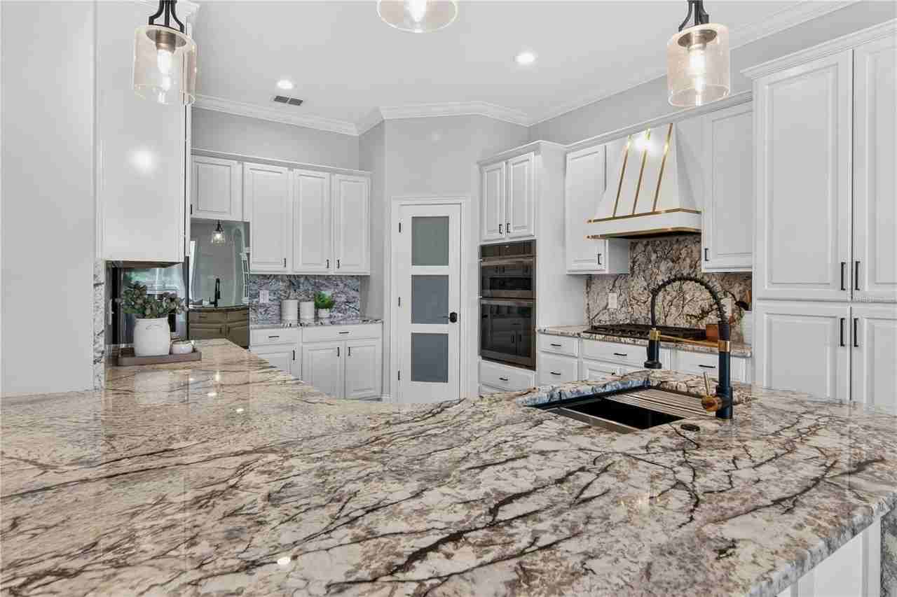 8411 Woburn Ct - Photo 3 of 30