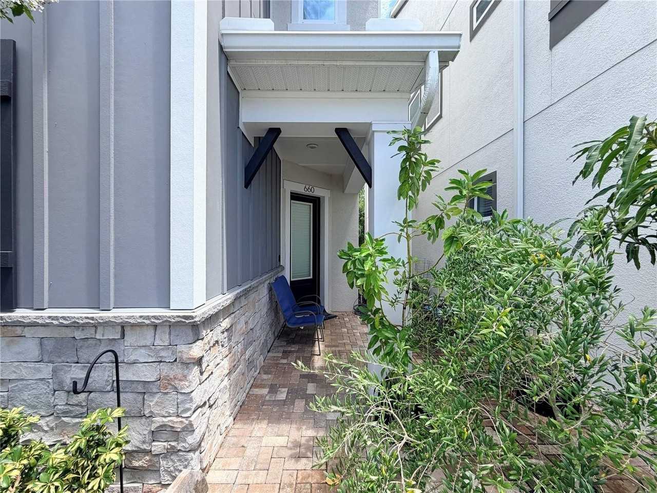 660 Rosewood Way - Photo 2 of 25
