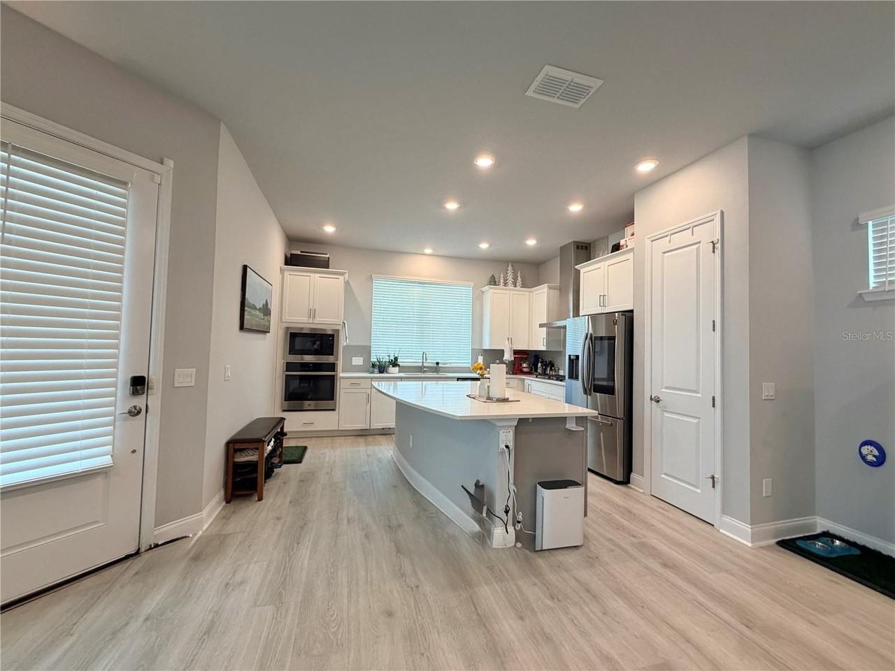 660 Rosewood Way - Photo 4 of 25