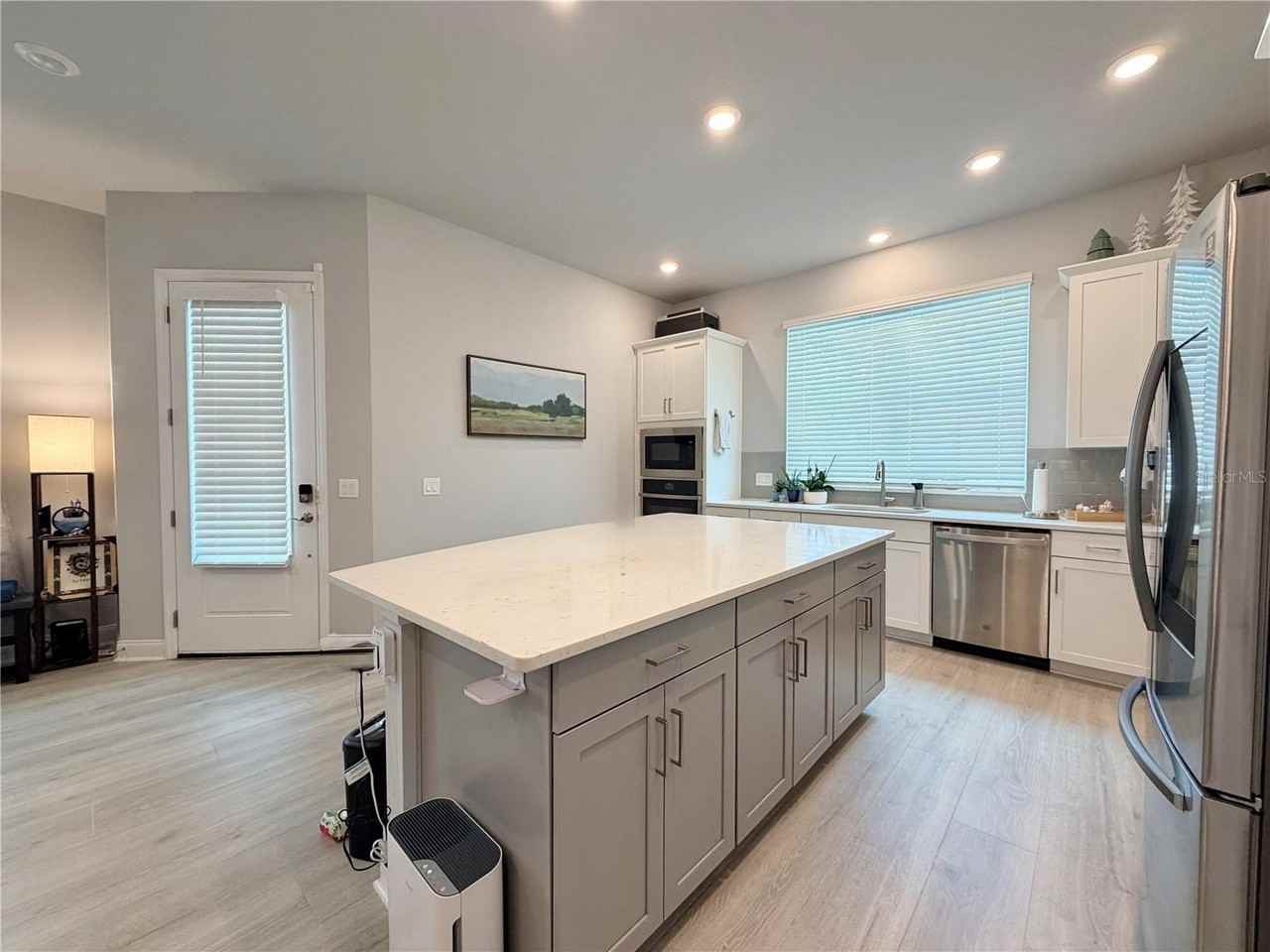 660 Rosewood Way - Photo 5 of 25