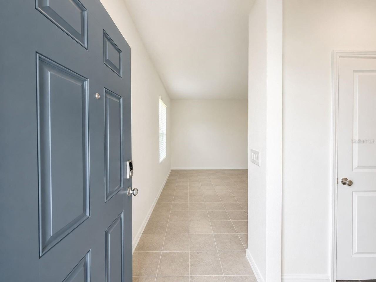 5671 Nispero Way - Photo 4 of 23