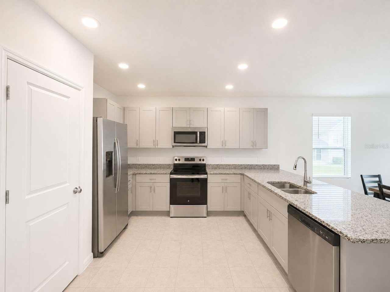 5671 Nispero Way - Photo 7 of 23
