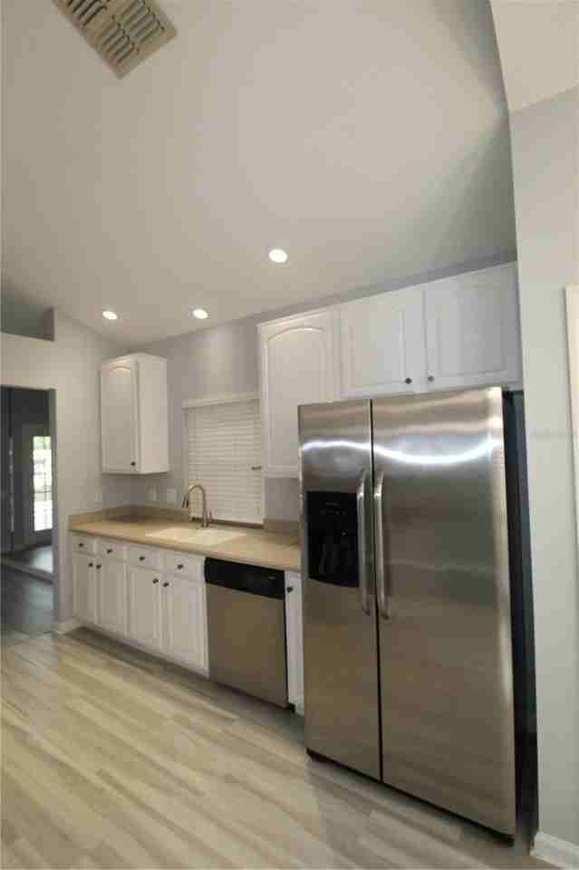 6031 Bay Valley Ct - Photo 3 of 23