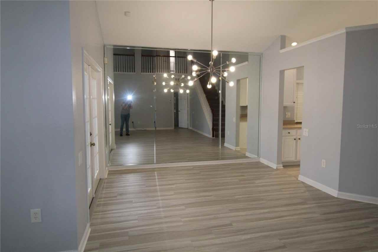 6031 Bay Valley Ct - Photo 5 of 23