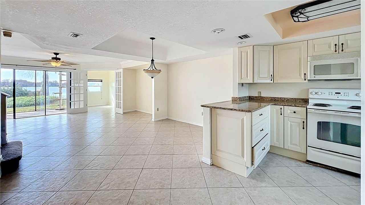 630 Killarney Bay Ct #3 - Photo 5 of 50