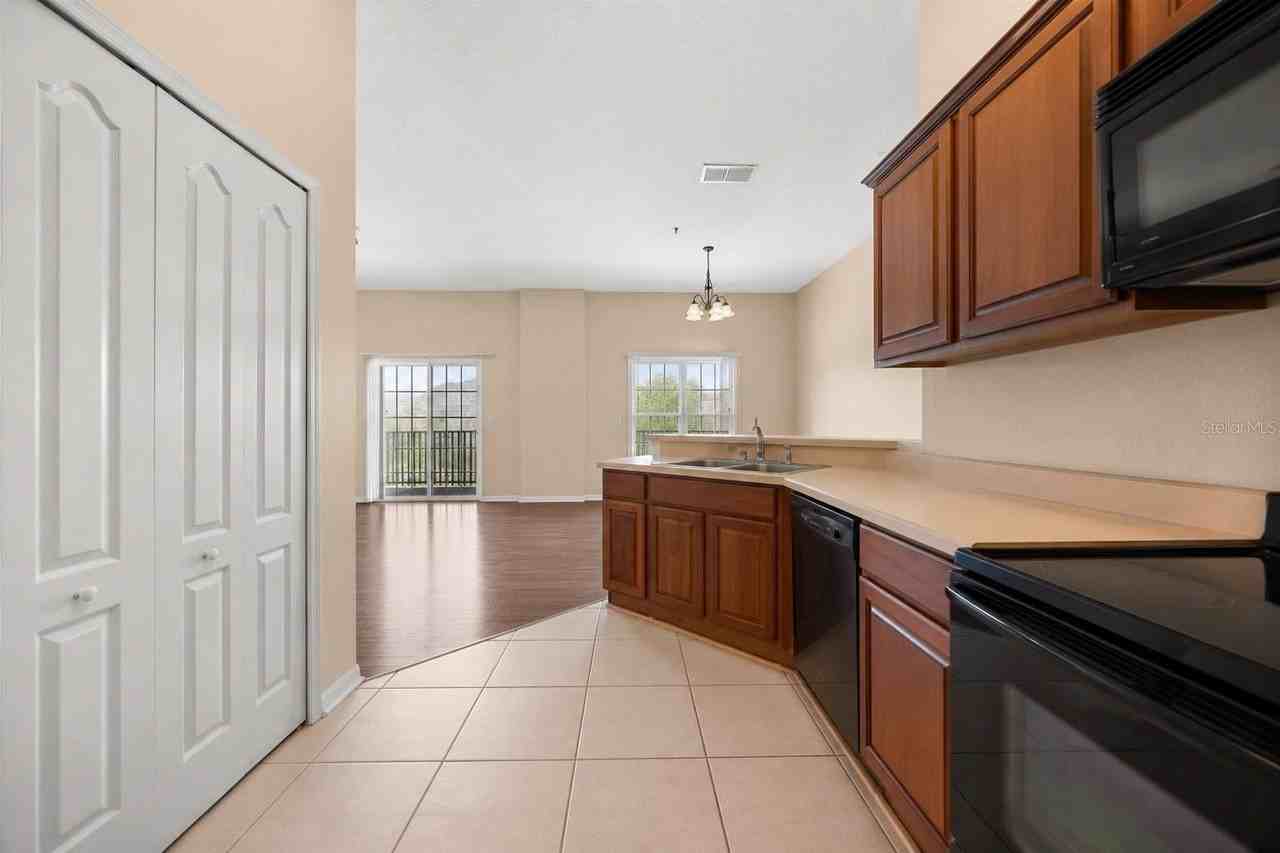 2210 San Jacinto Cir - Photo 7 of 20