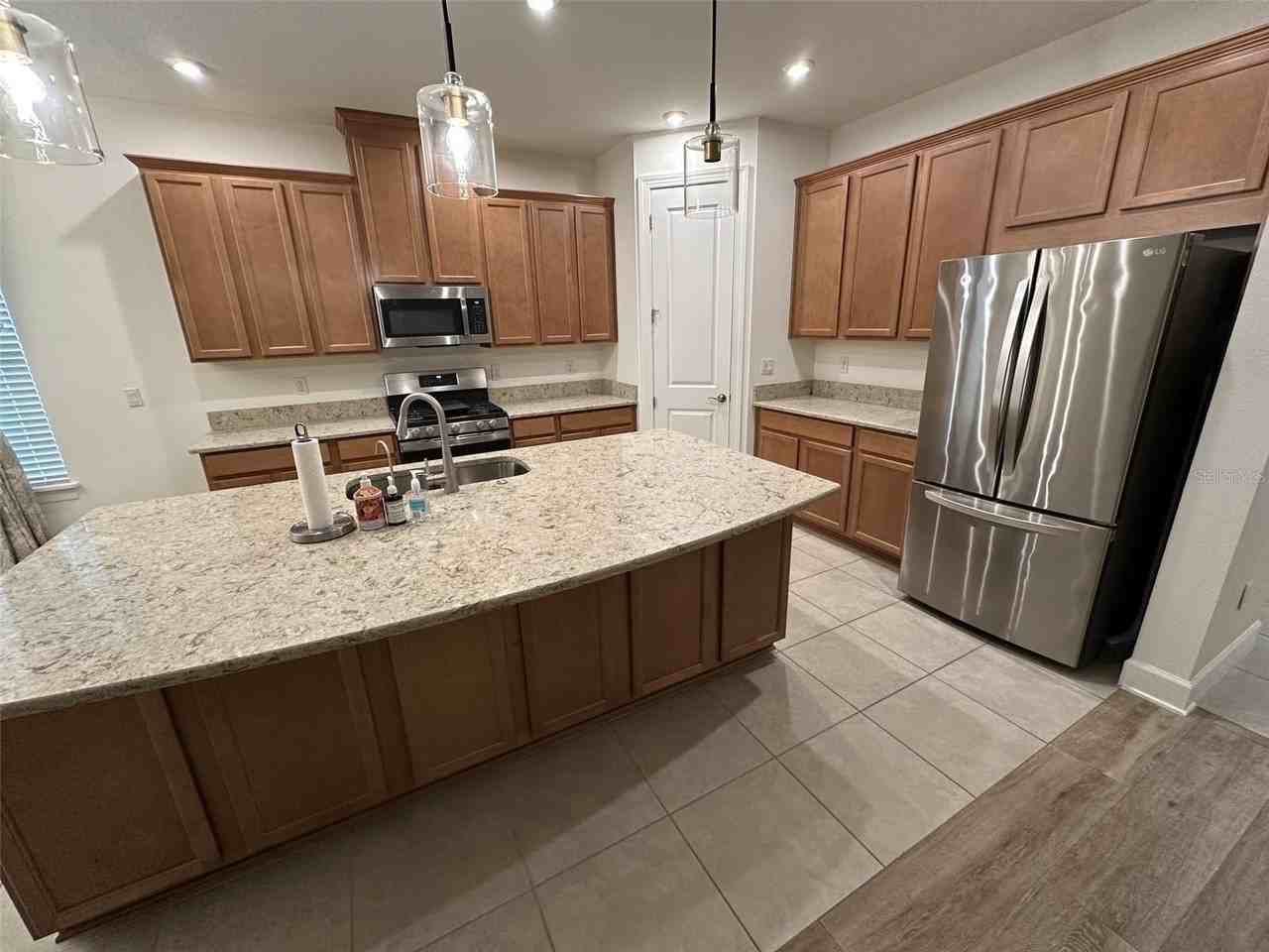 1355 Zeek Ridge St - Photo 3 of 24
