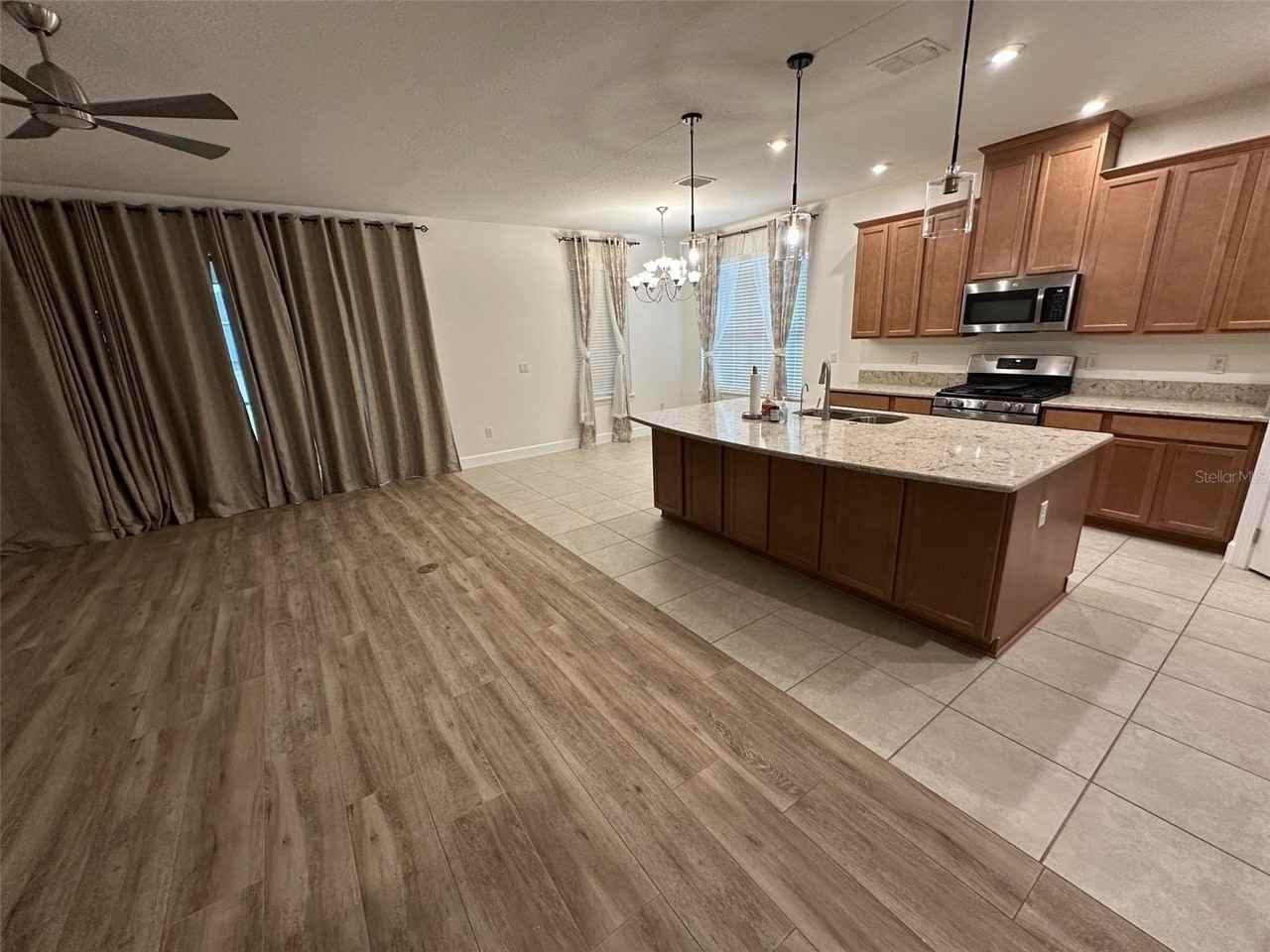 1355 Zeek Ridge St - Photo 4 of 24