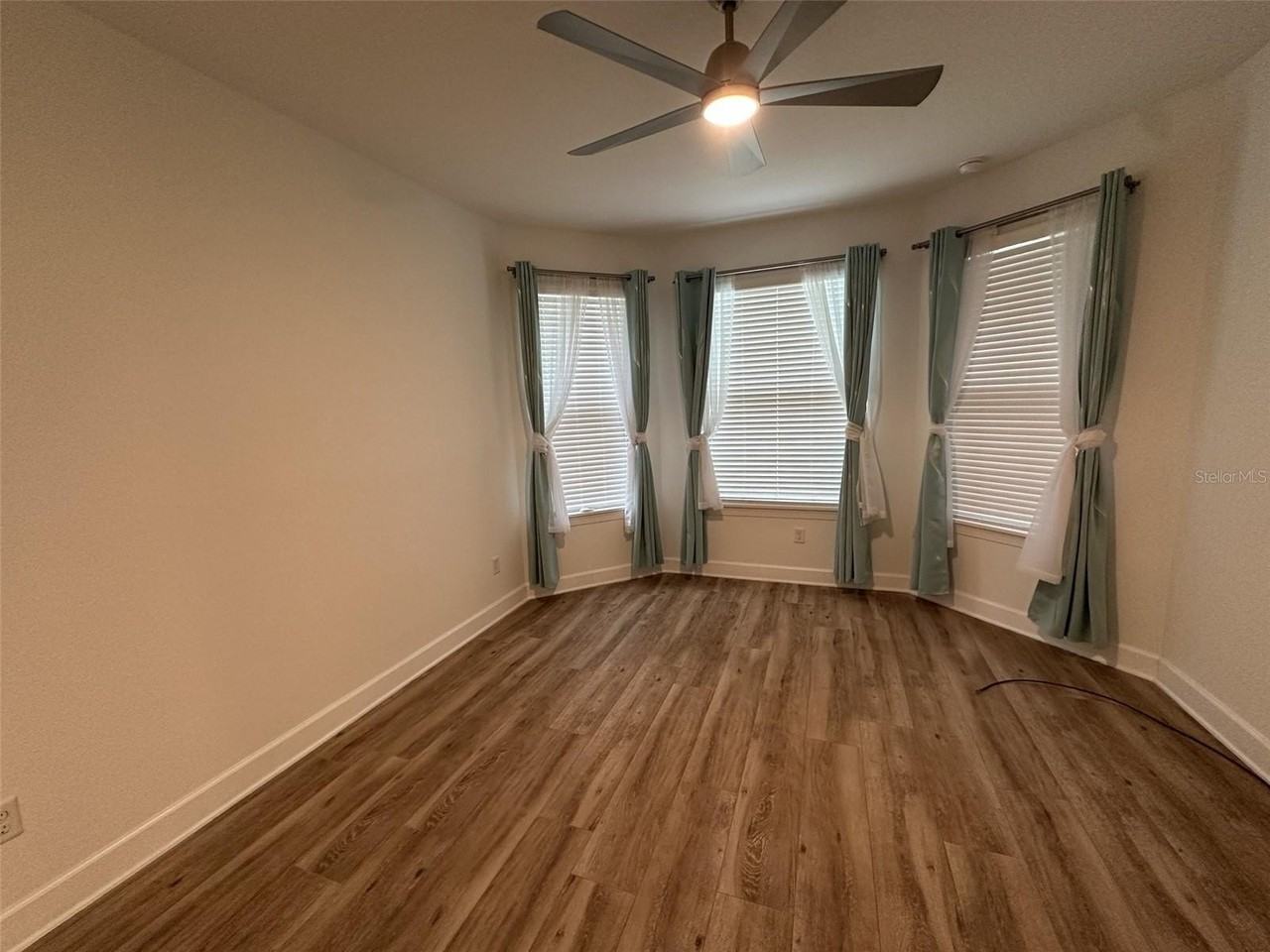 1355 Zeek Ridge St - Photo 5 of 24