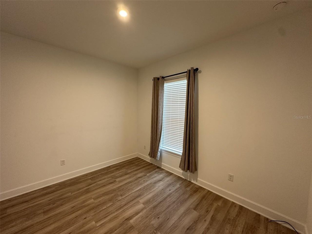 1355 Zeek Ridge St - Photo 7 of 24