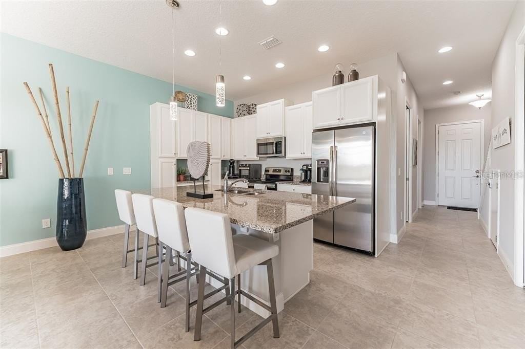 490 Captiva Dr - Photo 3 of 26