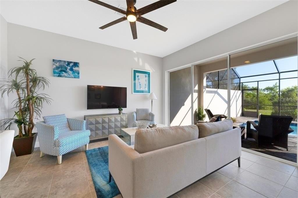 490 Captiva Dr - Photo 4 of 26