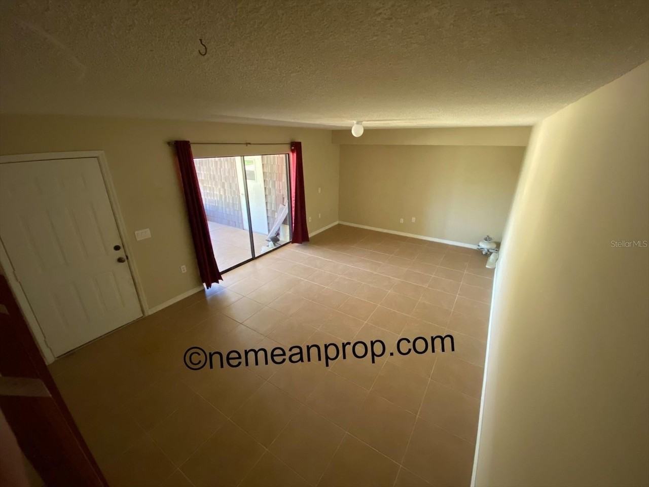 2949 Poplar Ave - Photo 3 of 22