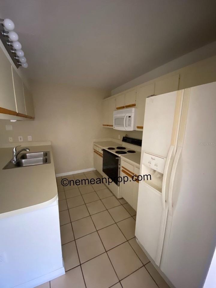 2949 Poplar Ave - Photo 6 of 22