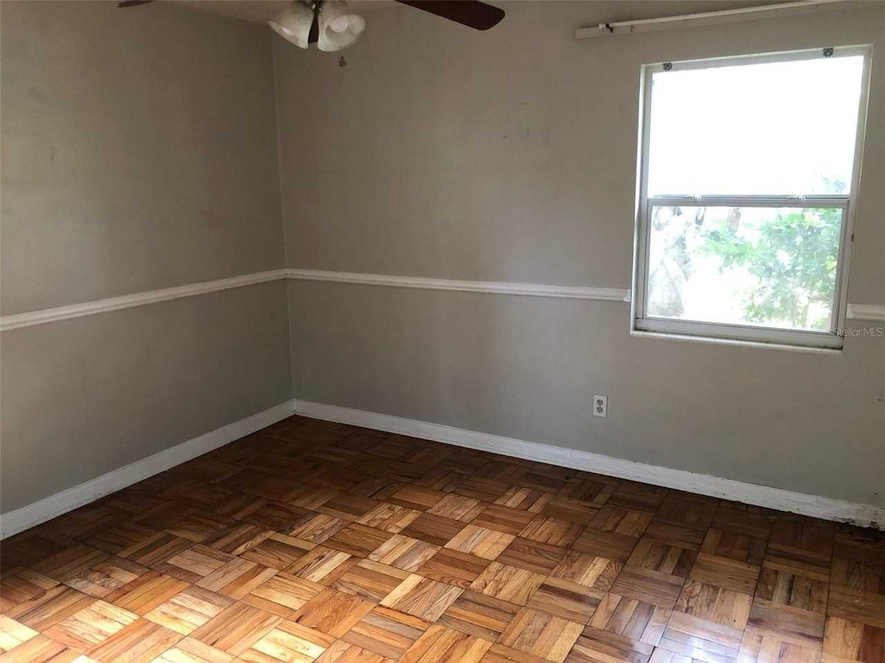 304 Nw 36th St - Photo 5 of 11