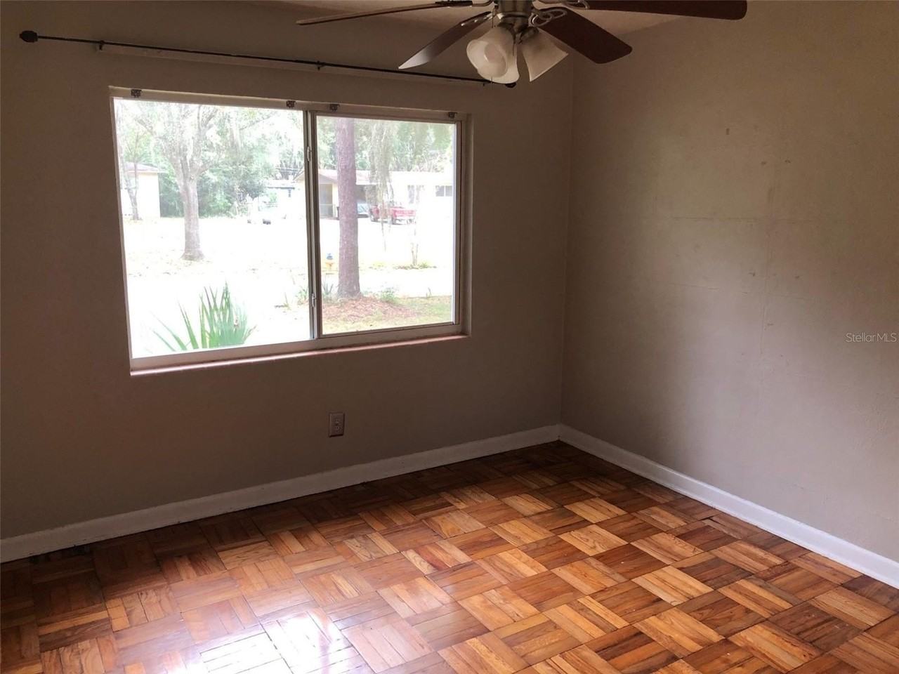 304 Nw 36th St - Photo 6 of 11
