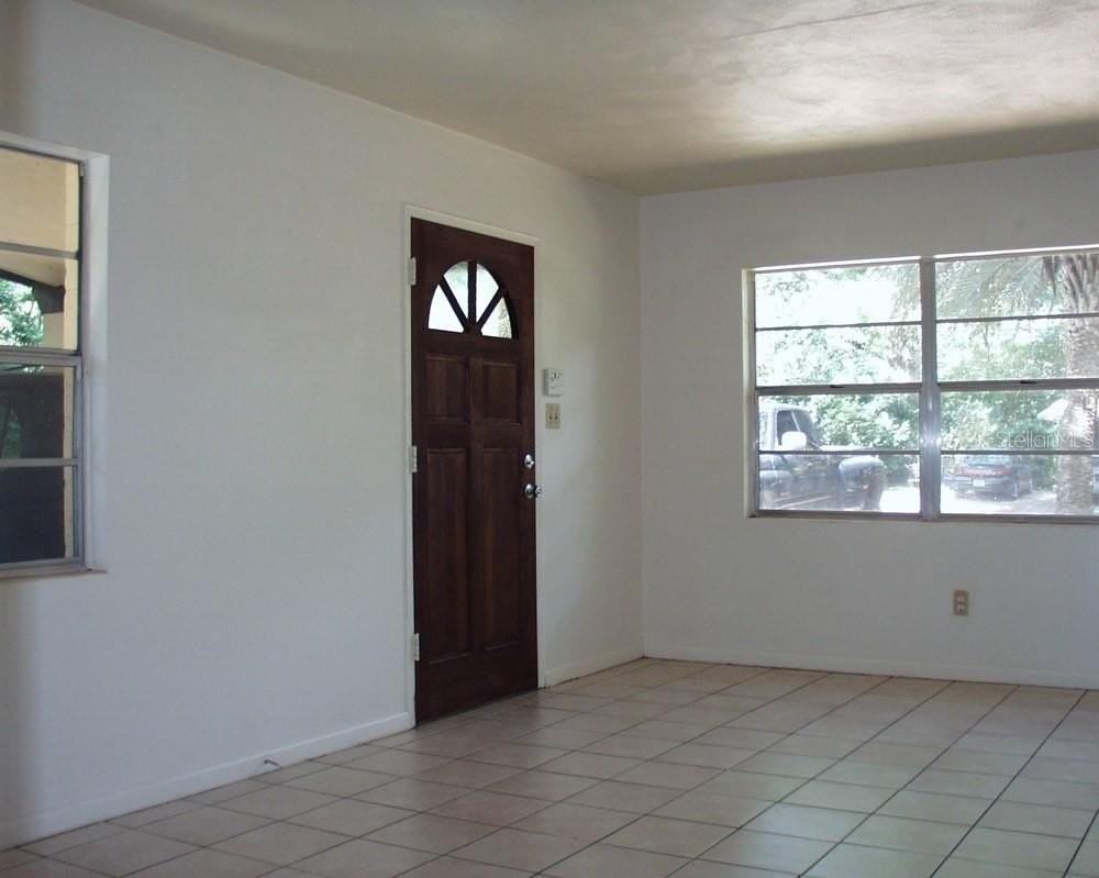 621 Nw 36th Dr - Photo 4 of 17