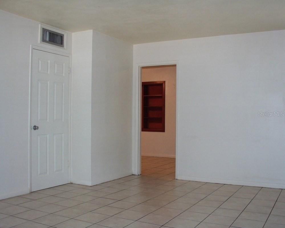 621 Nw 36th Dr - Photo 5 of 17