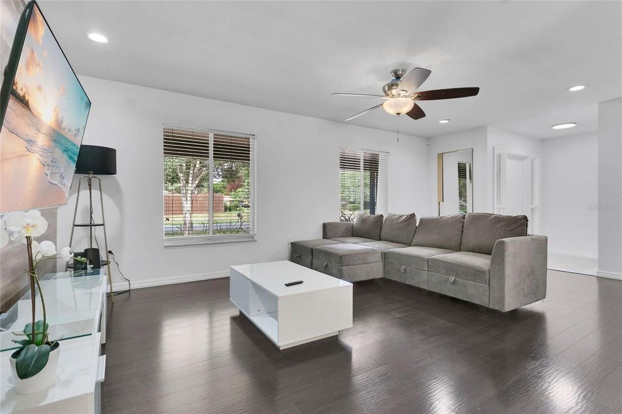 8644 Sandberry Blvd - Photo 3 of 26