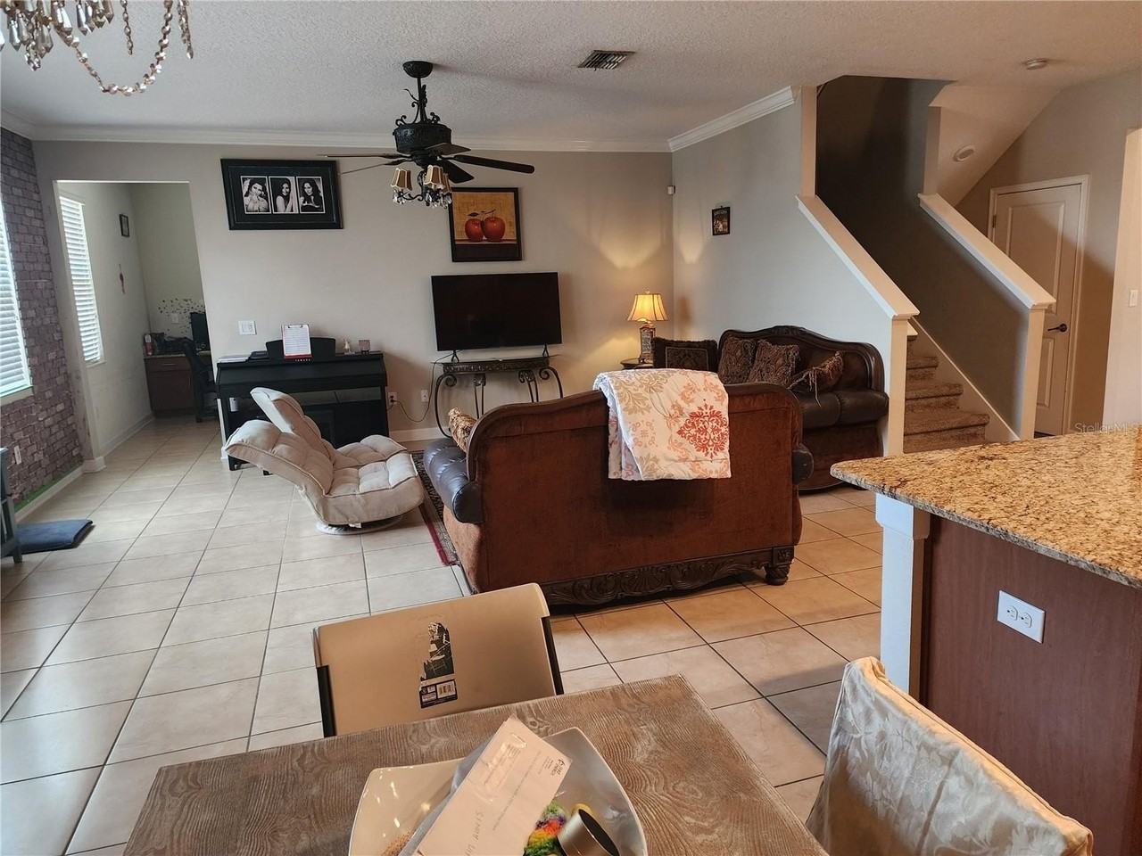 1516 Bunker Dr - Photo 3 of 9