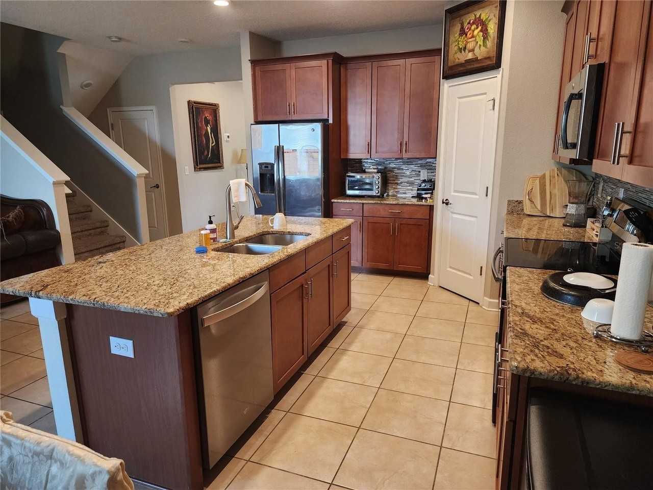 1516 Bunker Dr - Photo 4 of 9