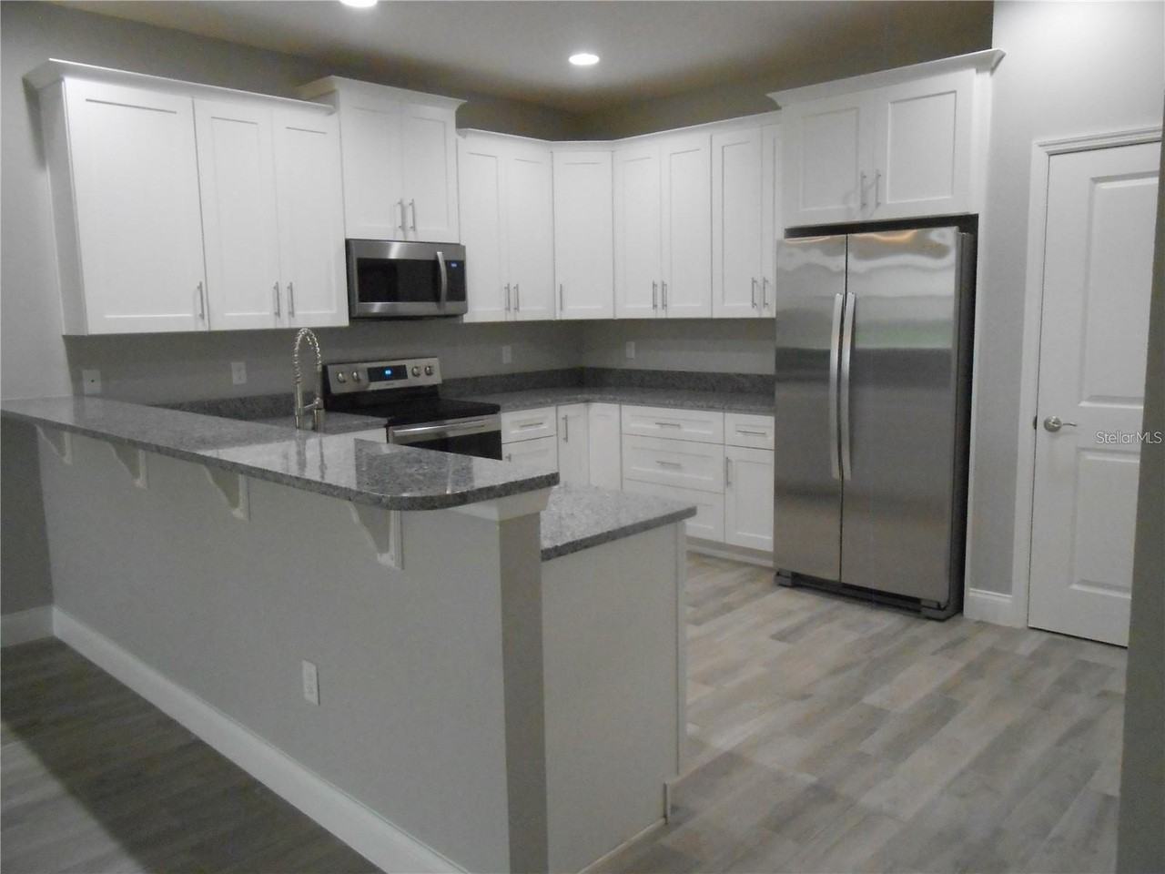 20635 Majestic St - Photo 7 of 25