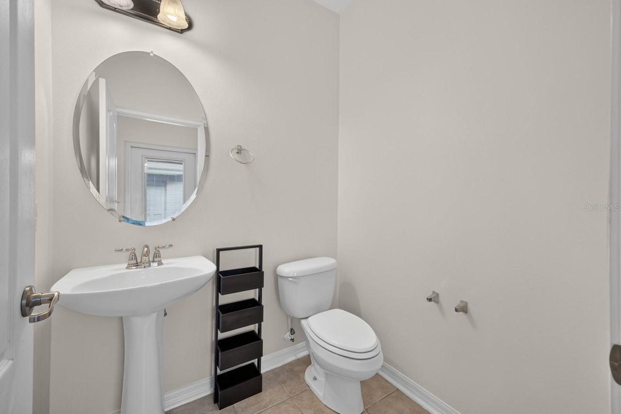 7516 Bentonshire Ave - Photo 7 of 18