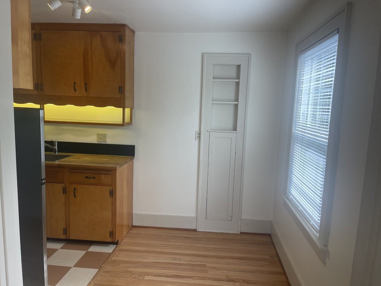 934 Ne 5th Ave #2 - Photo 4 of 10