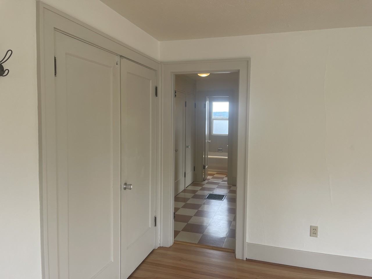 934 Ne 5th Ave #2 - Photo 7 of 10