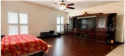 1858 N Prairie Dunes Ct - Photo 3 of 20