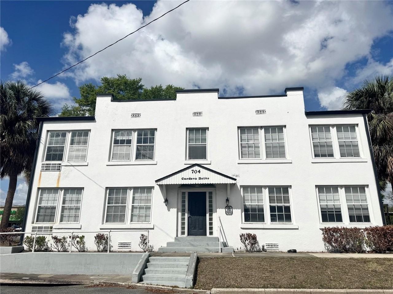 704 Cordova Dr