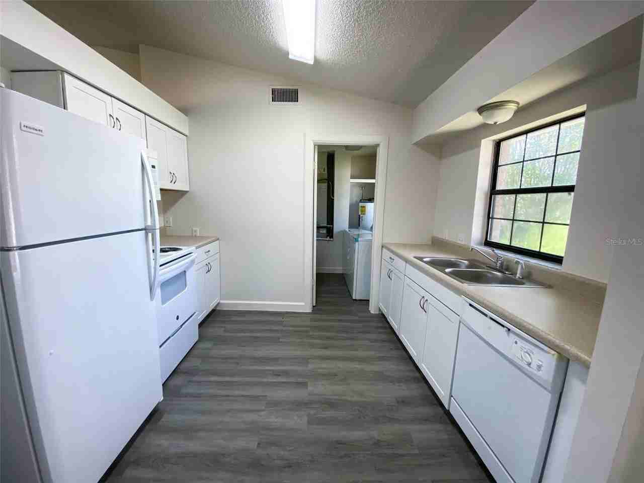 28046 Lois Dr - Photo 6 of 14