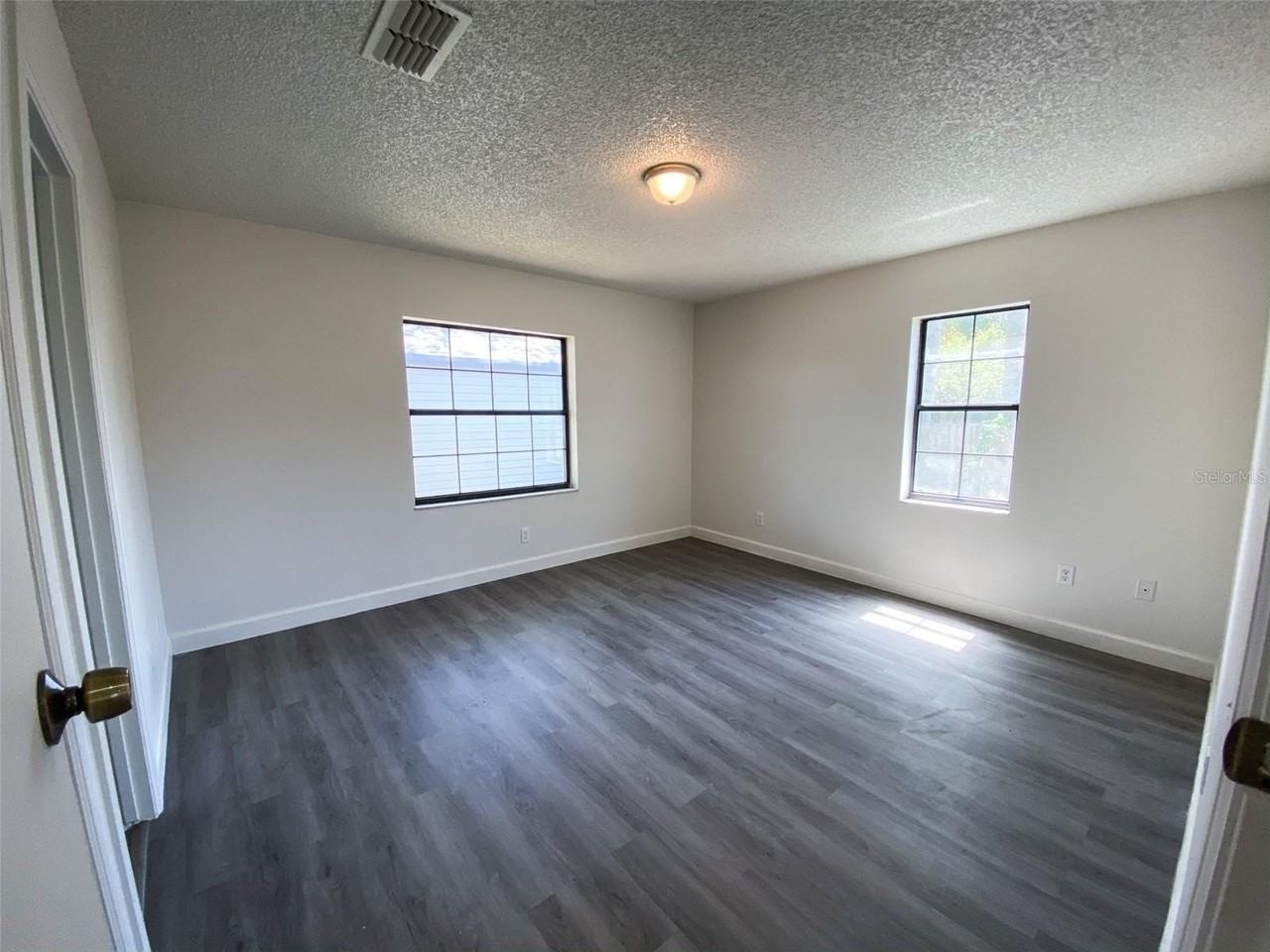 28046 Lois Dr - Photo 7 of 14