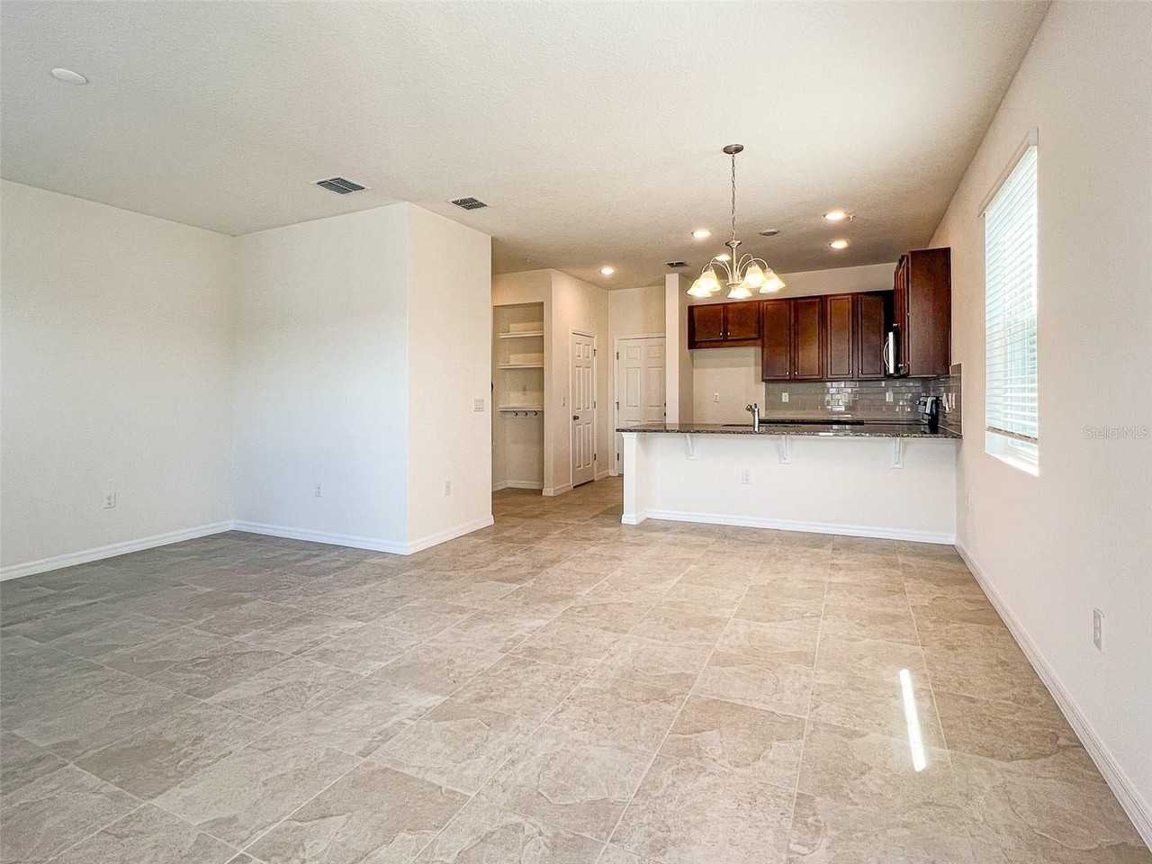 10227 Highline Crest St - Photo 2 of 27